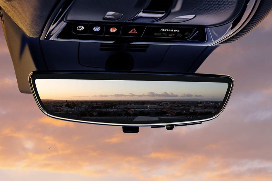 Optiq Courtesy Lamps