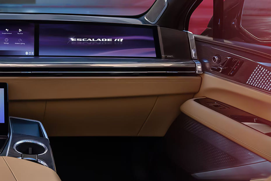 كاديلاك إسكاليد آي كيو Passengers View