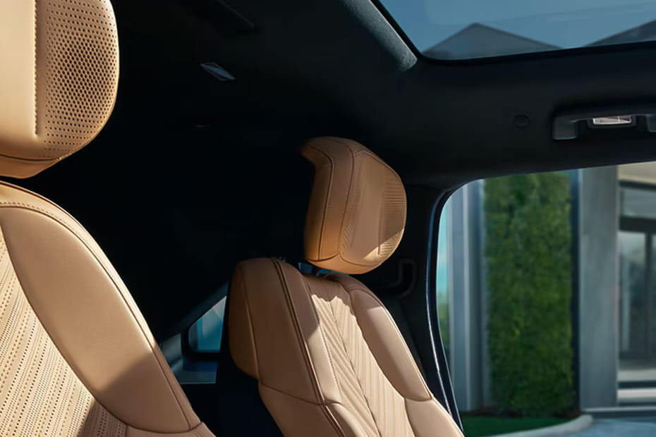 إسكاليد آي كيو Rear Seat Head rest