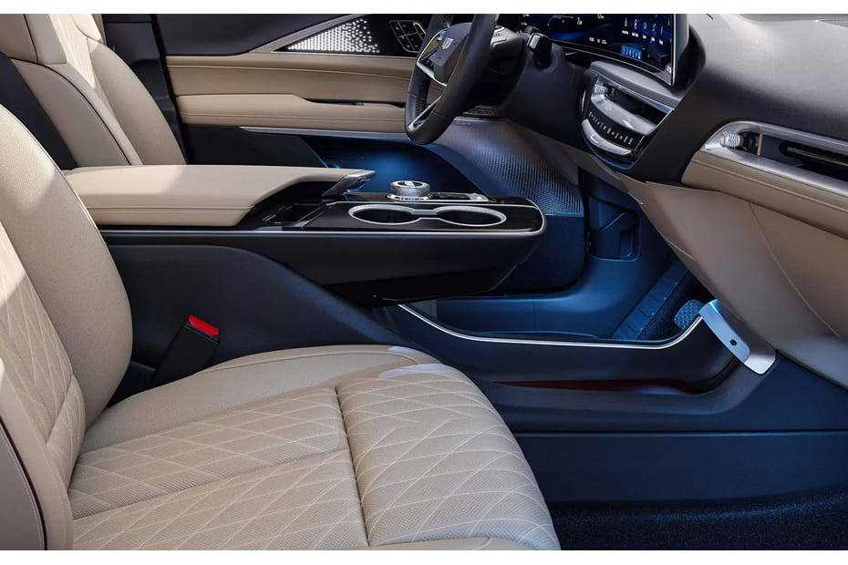 ليريك Front Center Divider