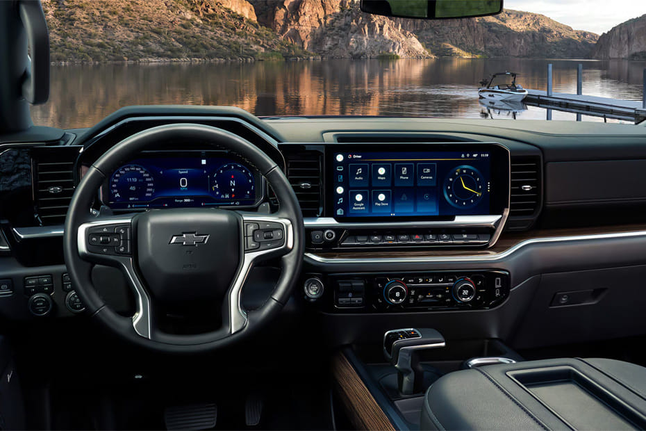 Dashboard View of سيلفرادو إل دي