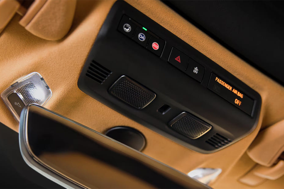 كورفيت زد 06 Courtesy Lamps