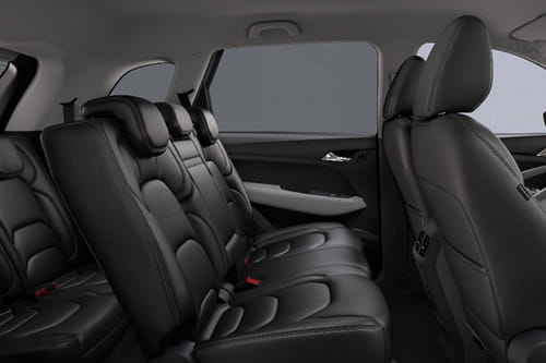 شفروليه كابتيفا Front And Rear Seats Together