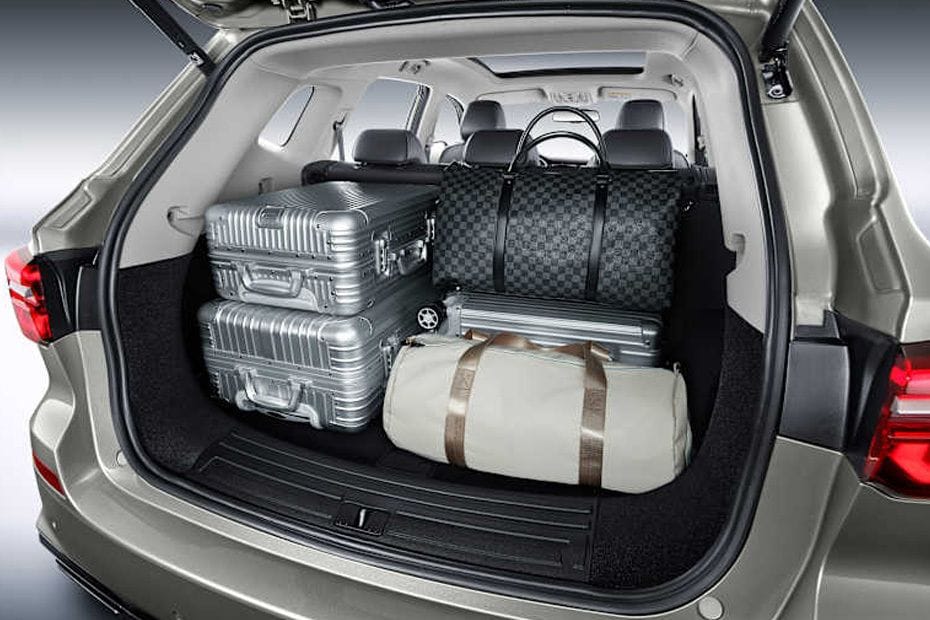 RX5 Trunk Open