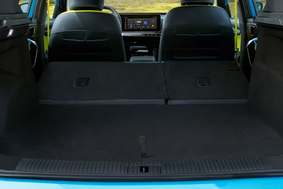 Folding Seats of إم جي One