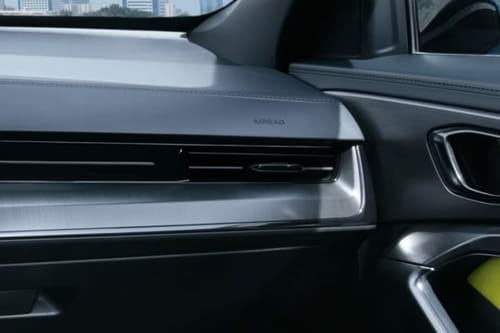 One Front Side Ac Vents