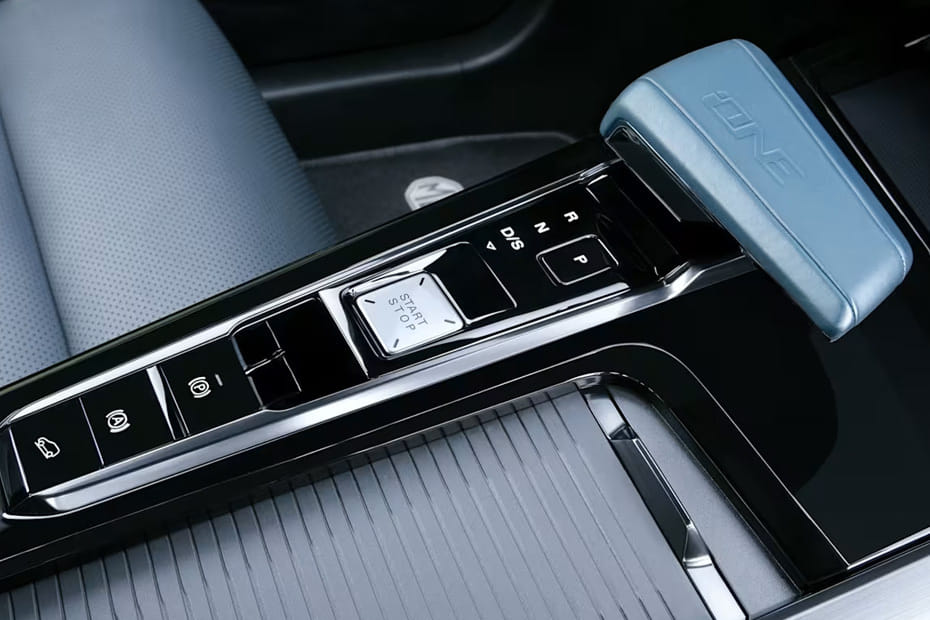 إم جي One Gear Shifter