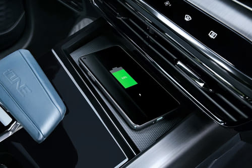 Power Accessories Outlet View of إم جي One