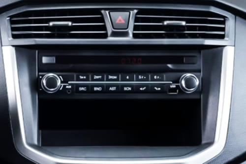 Front AC Controls of إم جي T60