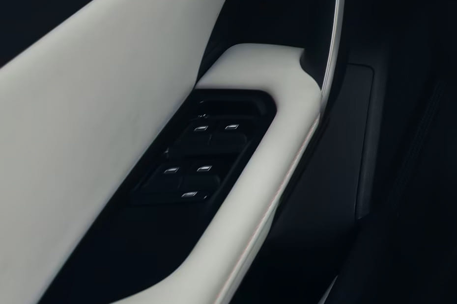 MG 4 Drivers Side In Side Door Controls