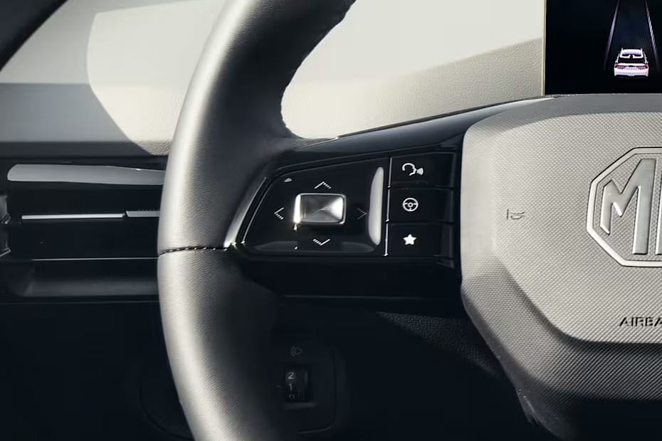 MG 4 Multi Function Steering
