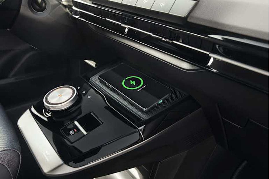 Power Accessories Outlet View of إم جي 4