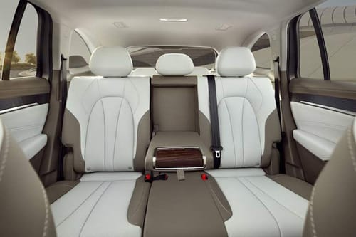 إم جي RX9 Rear Seats