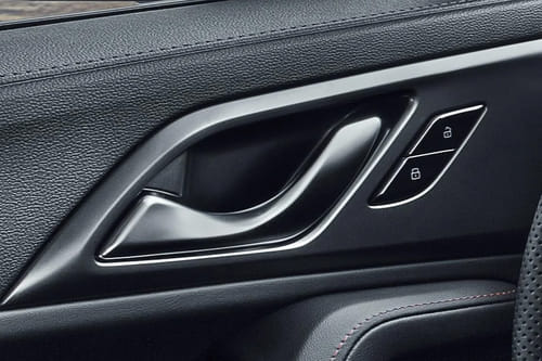 door handle interior of MG HS