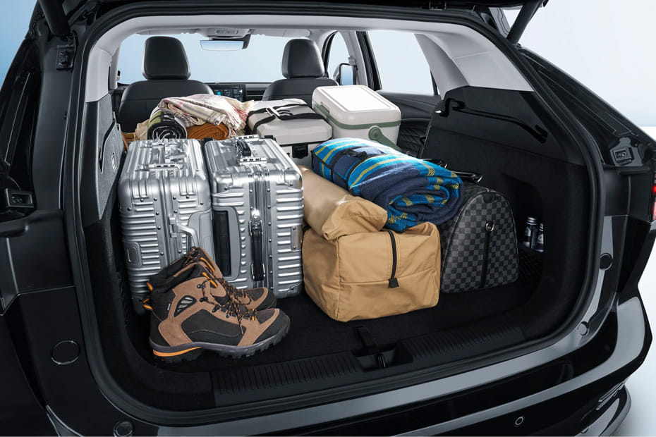 Storage Closer View of إم جي HS