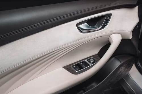 إم جي 8 Drivers Side In Side Door Controls