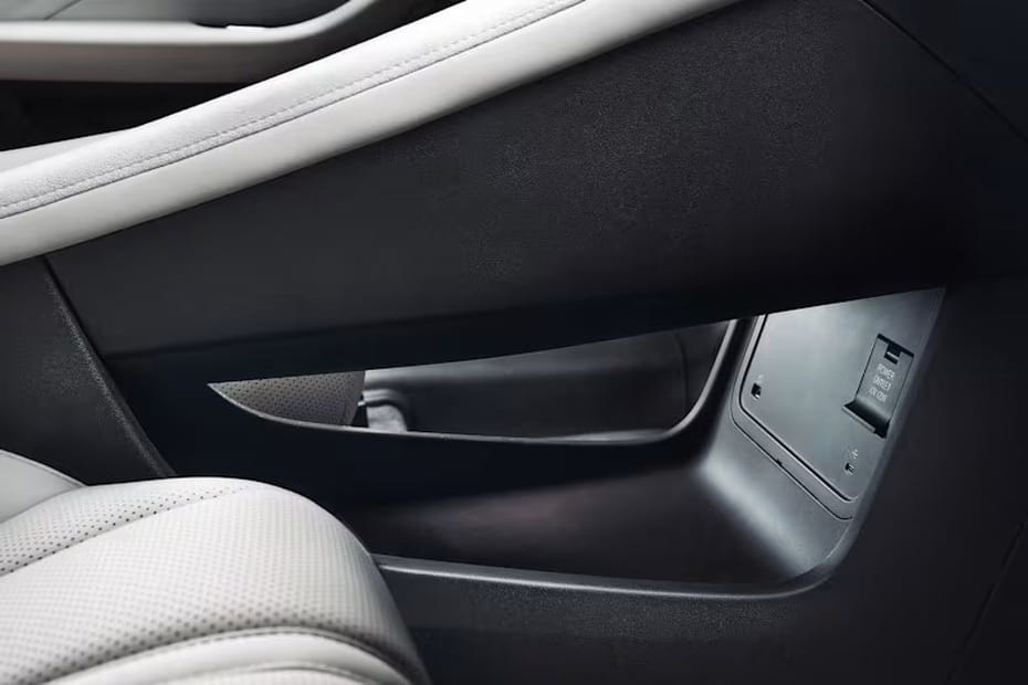 8 Front Center Divider