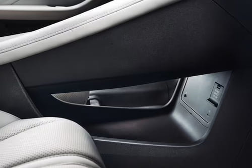 8 Front Center Divider