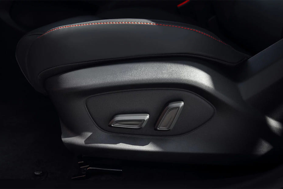 إم جي جي تي 2026 Seat Adjustment Controllers
