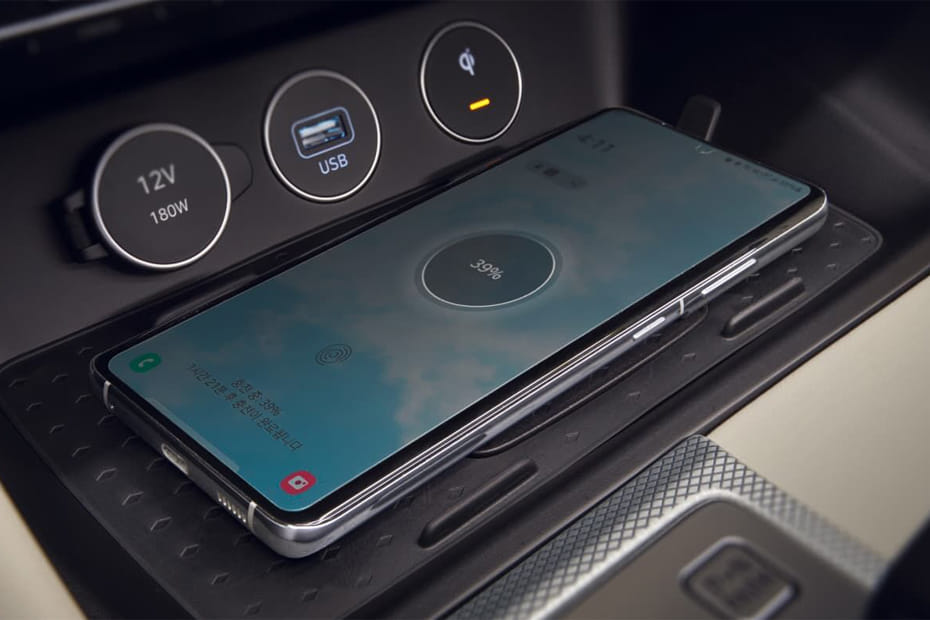 Power Accessories Outlet View of Genesis G70