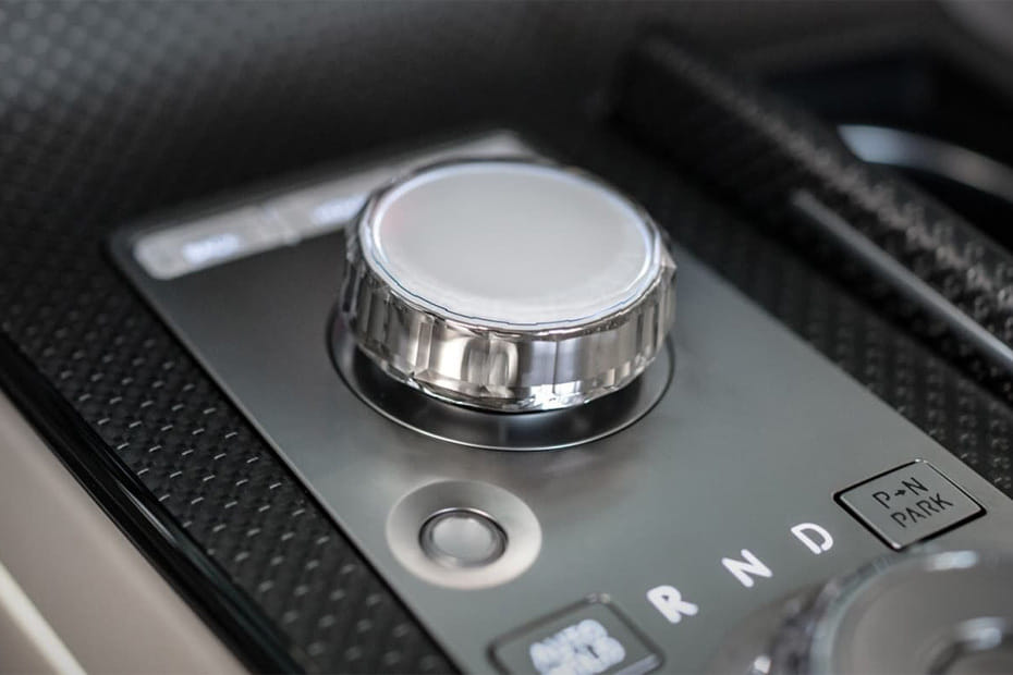 Center Controls of Genesis G80