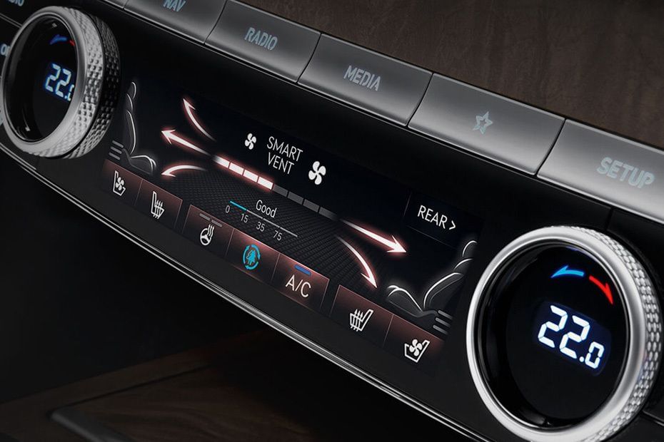 Front AC Controls of جينيسيس جي 80