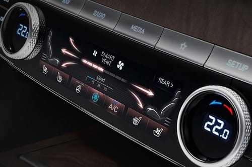 Front AC Controls of Genesis G80