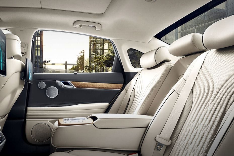 جينيسيس جي 80 Rear Seats