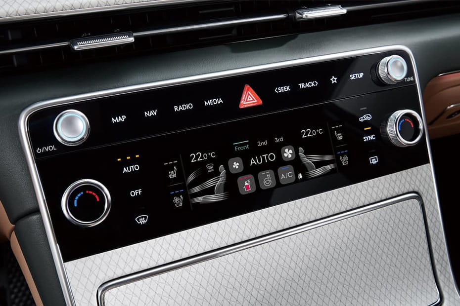 Front AC Controls of جينيسيس جي في 80 كوبيه