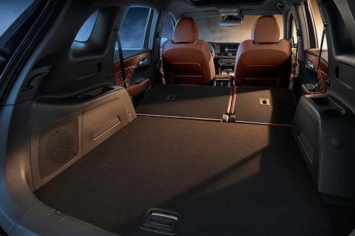 Folding Seats of بورجوارد بي إكس 7 تي إس