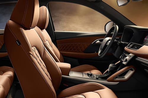 بي إكس 7 تي إس Front Seats