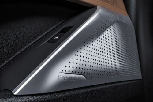 Speakers View of Maxus D90