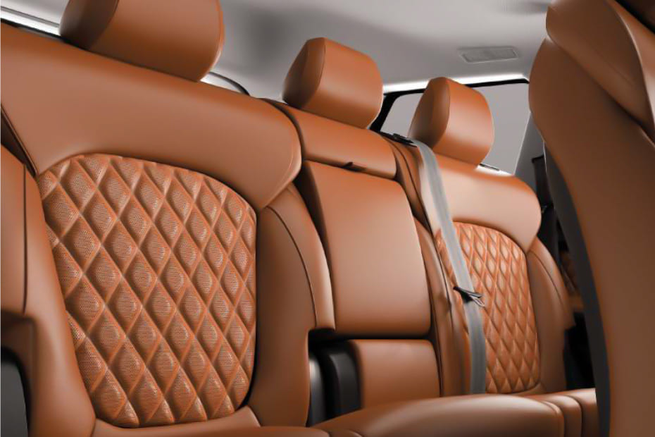 ماكسيوس دي 90 برو Rear Seats