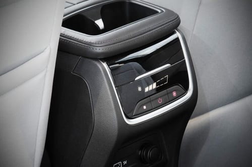 G50 Plus Rear AC Controls