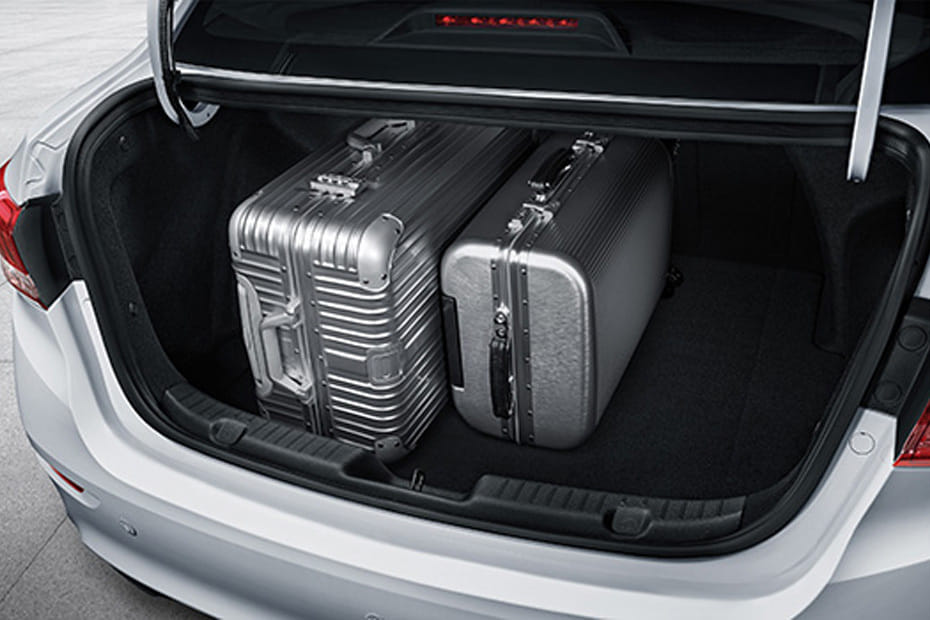 Storage Closer View of Changan Alsvin