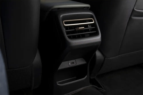 ايدو بلس Rear AC Controls