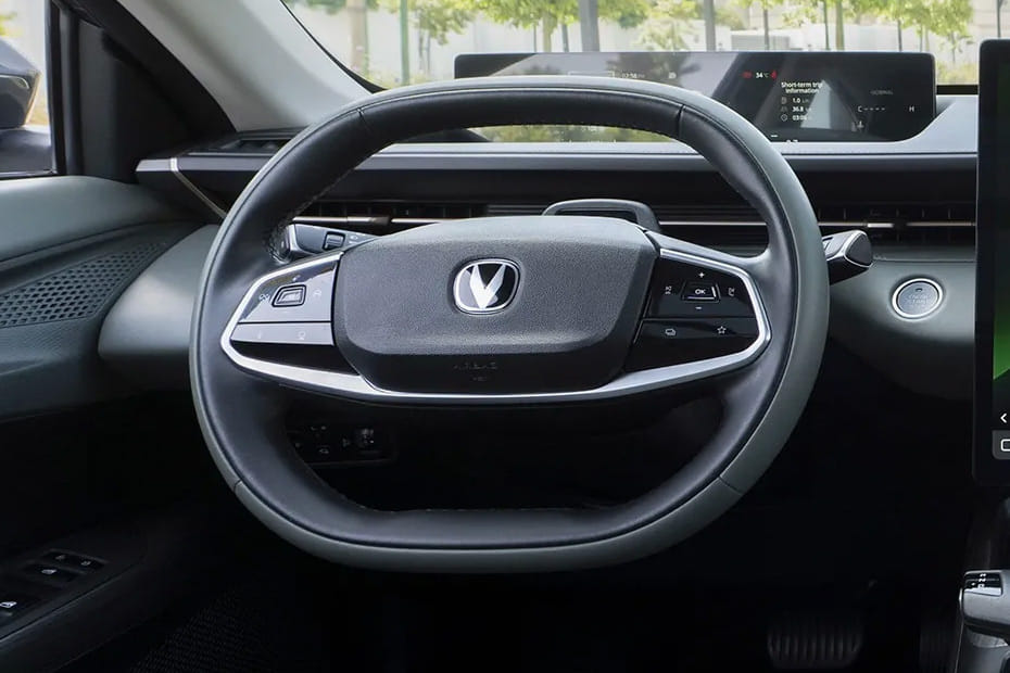 شانجان ايدو بلس Steering Wheel