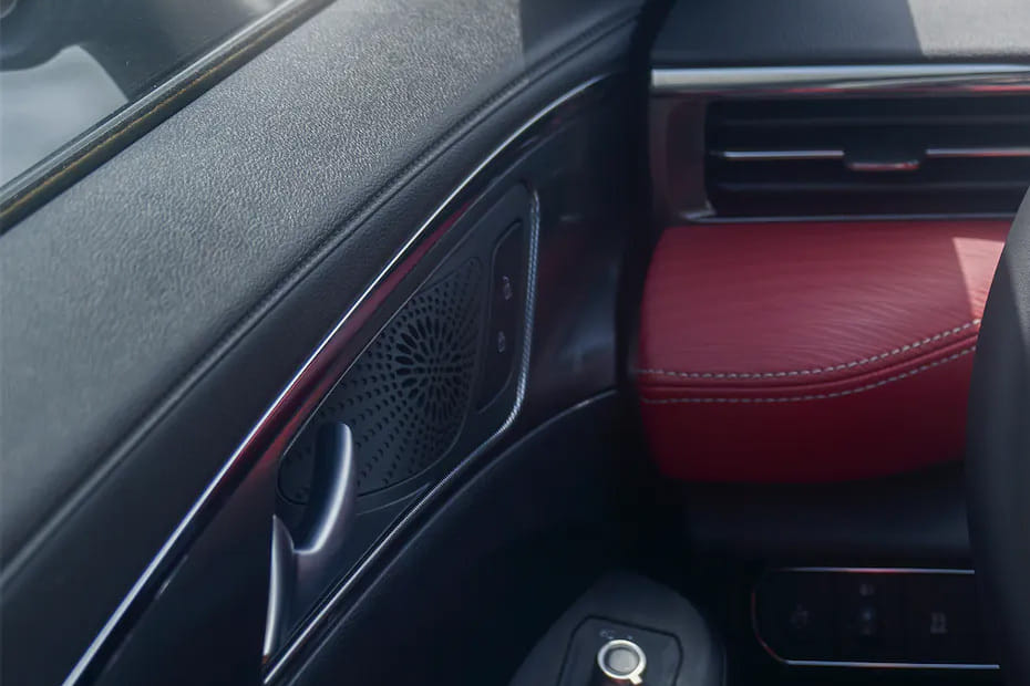 Speakers View of هافال جوليون
