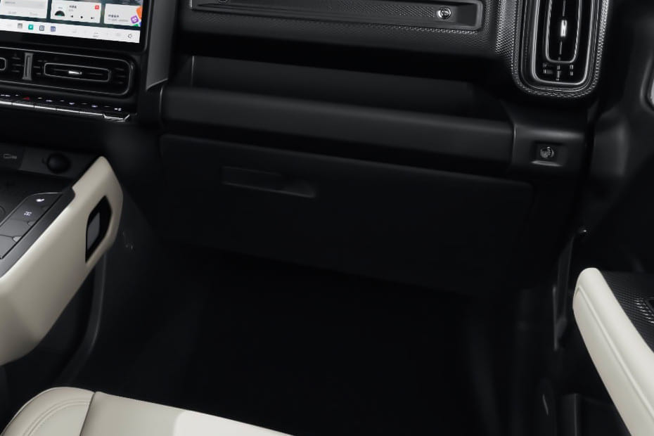 Haval V7 Glove Box