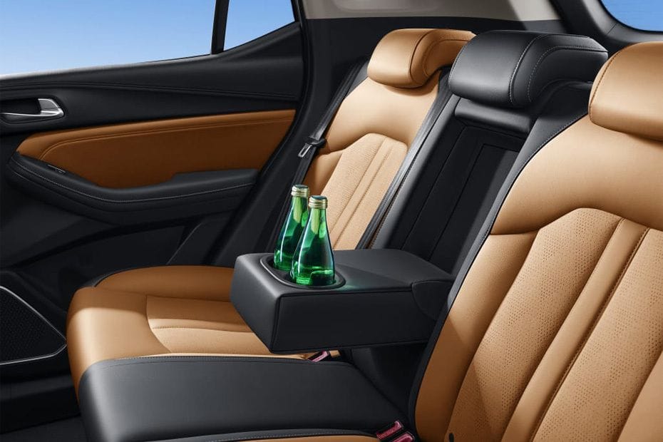 GS4 Armrest Rear