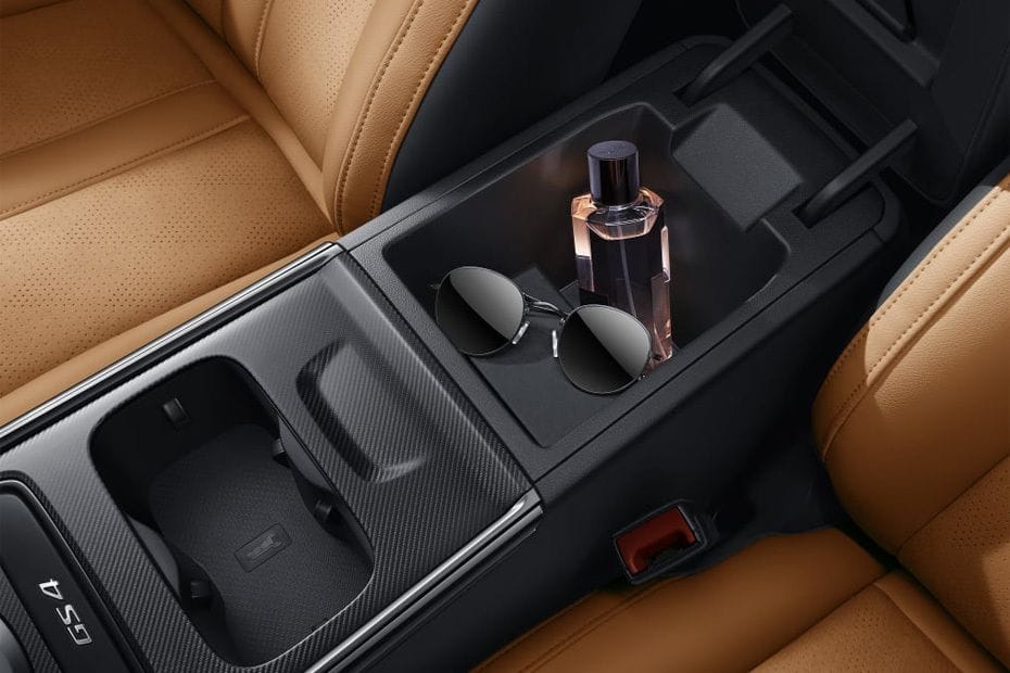 GS4 Cup Holders