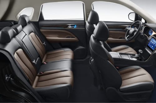 جي أي سي GS5 Front And Rear Seats Together