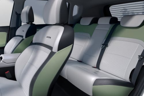 جي أي سي آيون واي Rear Seats