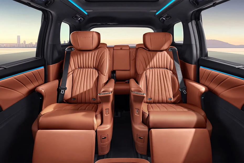 جي أي سي إي 9 Rear Seats