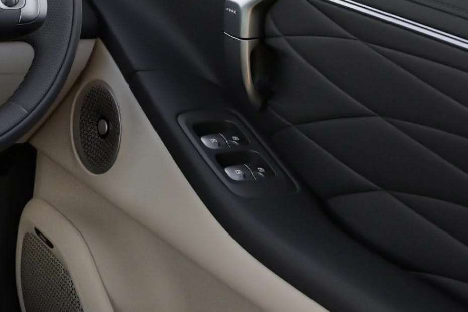 جي أي سي آيون V Drivers Side In Side Door Controls