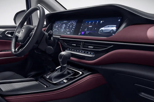 إم 6 برو Center Console