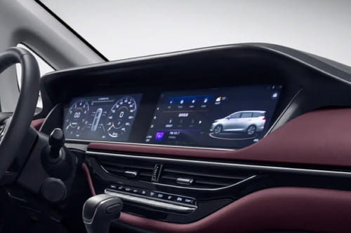 Stereo View of إم 6 برو