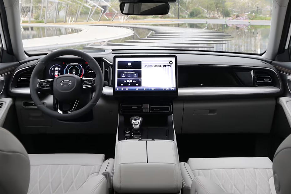 Dashboard View of جي إس 8 ترافيلر