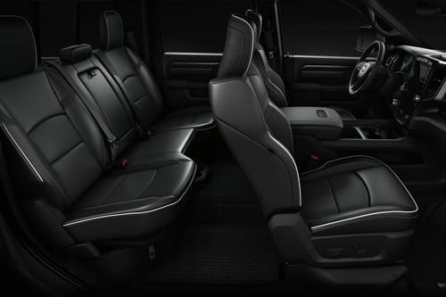 رام 2500 Front And Rear Seats Together