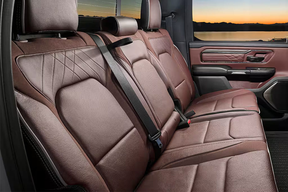 رام 1500 Rear Seats